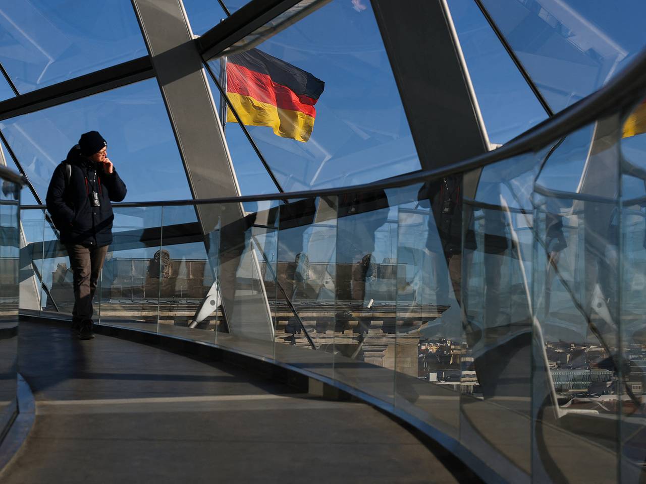 МИД призвал граждан России воздержаться от поездок в Германию