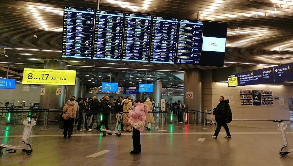Рейсы в столичных аэропортах задерживаются на срок до 20 часов Рейсы в столичных аэропортах задерживаются на срок до 20 часов