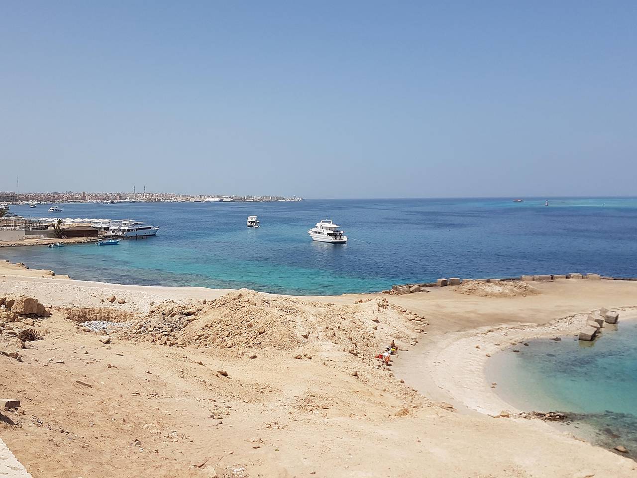 Пляжи популярного у россиян курорта Египта закрыли из-за акулы