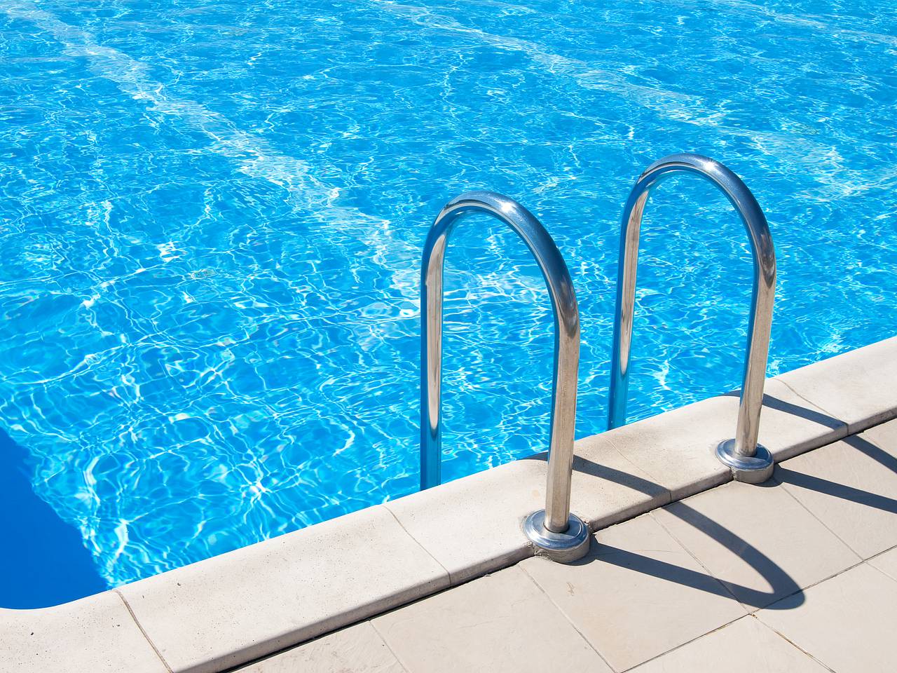 Российский турист покрылся сыпью после купания в бассейне отеля в Таиланде