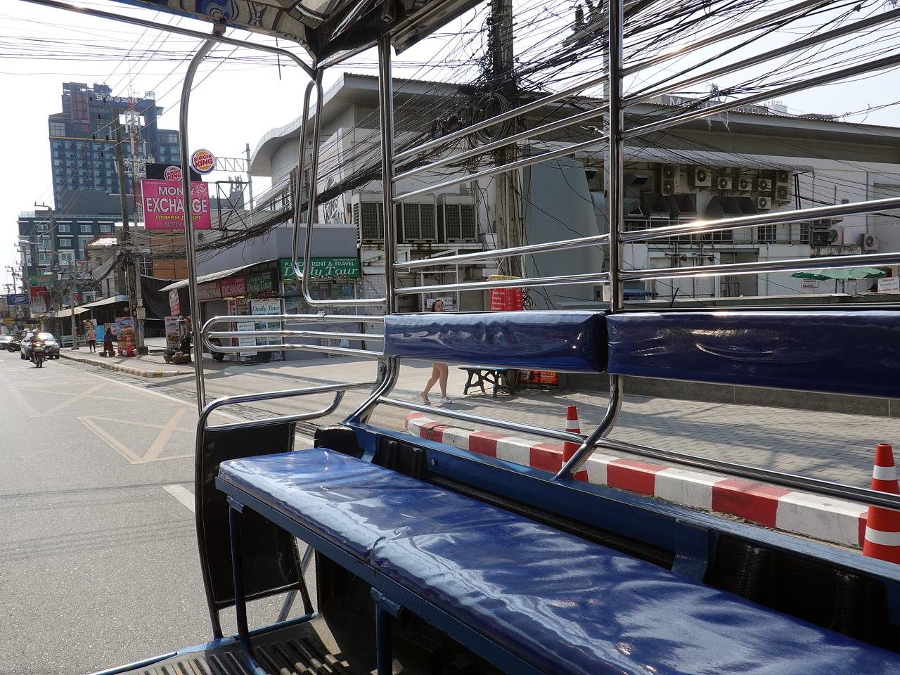 Трансгендер обокрал туриста в общественном транспорте Таиланда