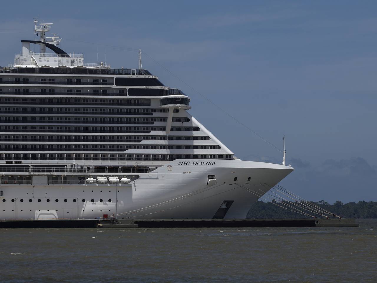 Пассажиры проснулись в затопленных каютах во время круиза