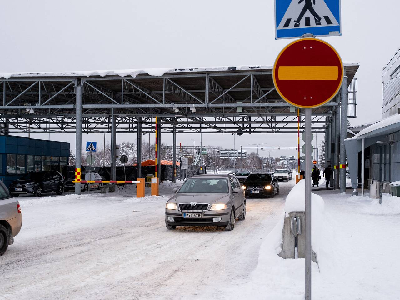 Немецкие туристы из любопытства перешли границу Финляндии и России на снегоступах