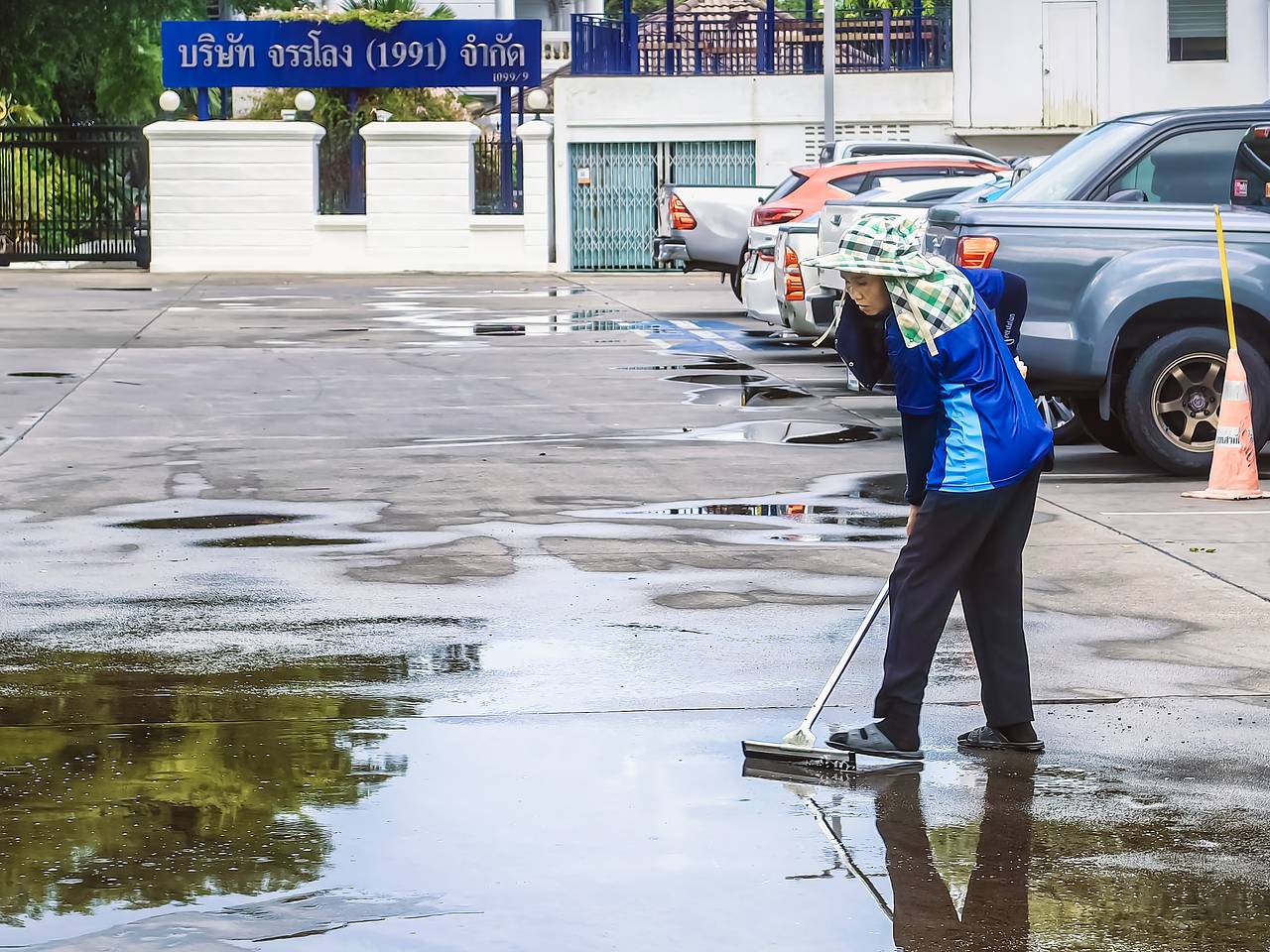 Россияне пожаловались на грязные пляжи на популярном курорте Азии