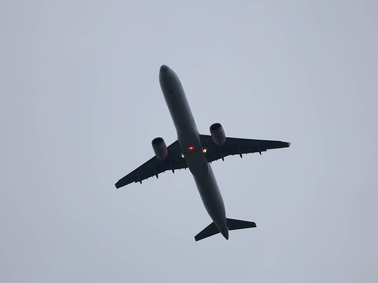 Жители российского региона лишились авиасообщения из-за мощного циклона