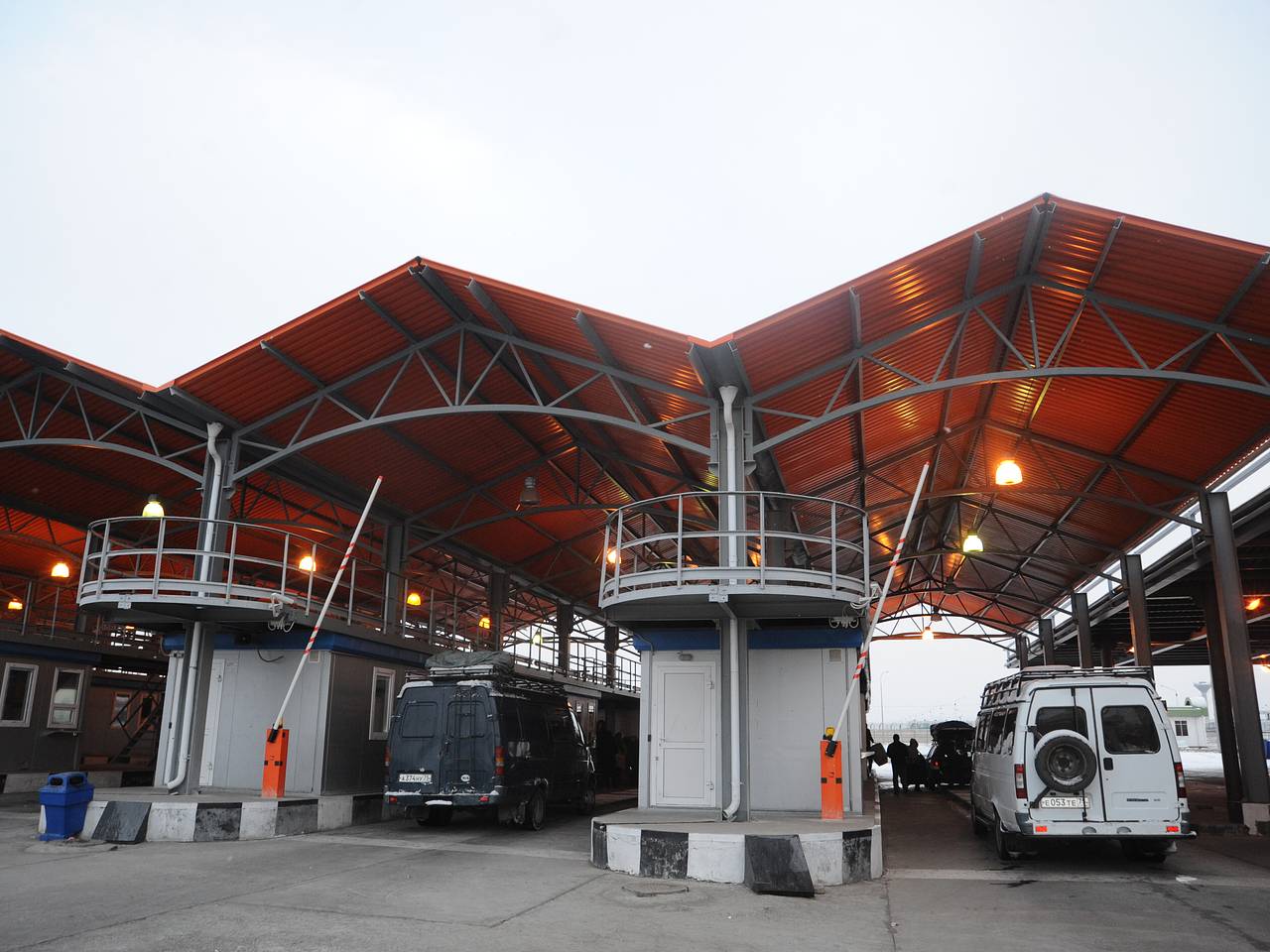 Названа причина пробки из автобусов с российскими туристами на границе с Китаем