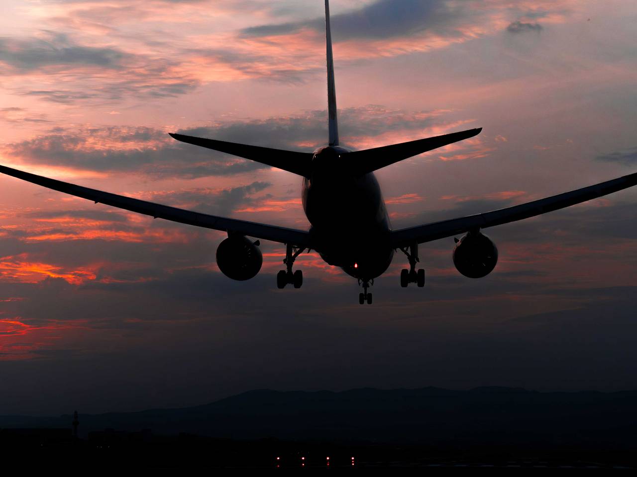 Пассажирский самолет экстренно сел в Европе из-за подозрительного названия сети Wi-Fi