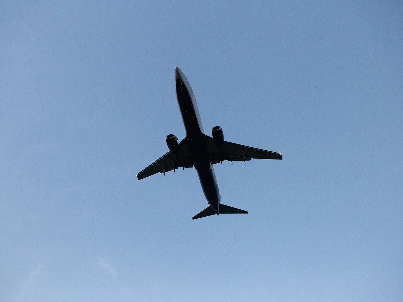 Подавший сигнал бедствия самолет приземлился в Дубае