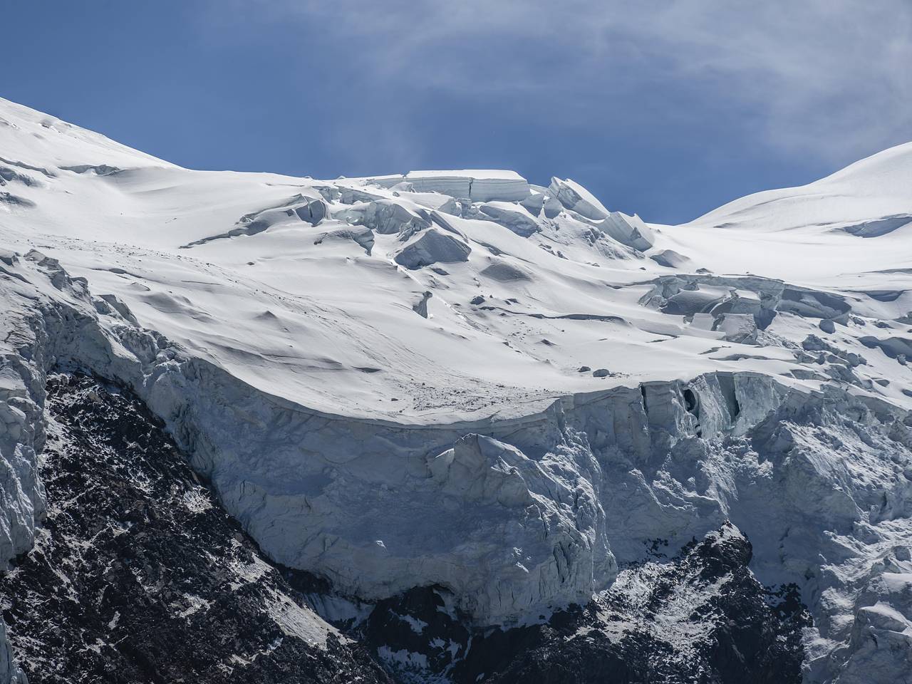 Восемь лыжников не выжили при сходе лавин в Альпах