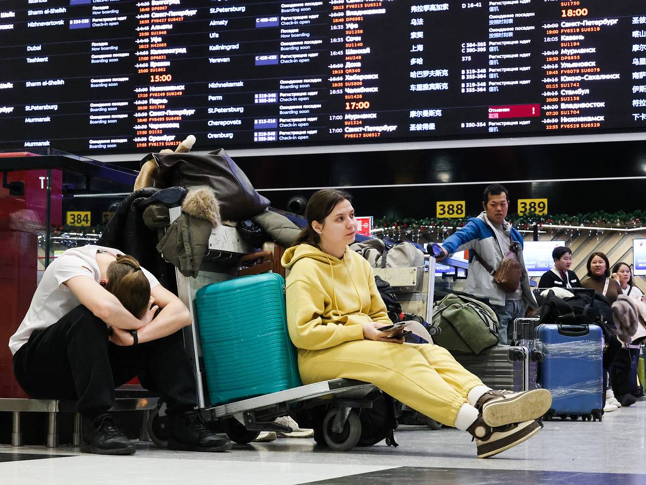 Самый большой аэропорт России запустит посадку в самолет без паспорта