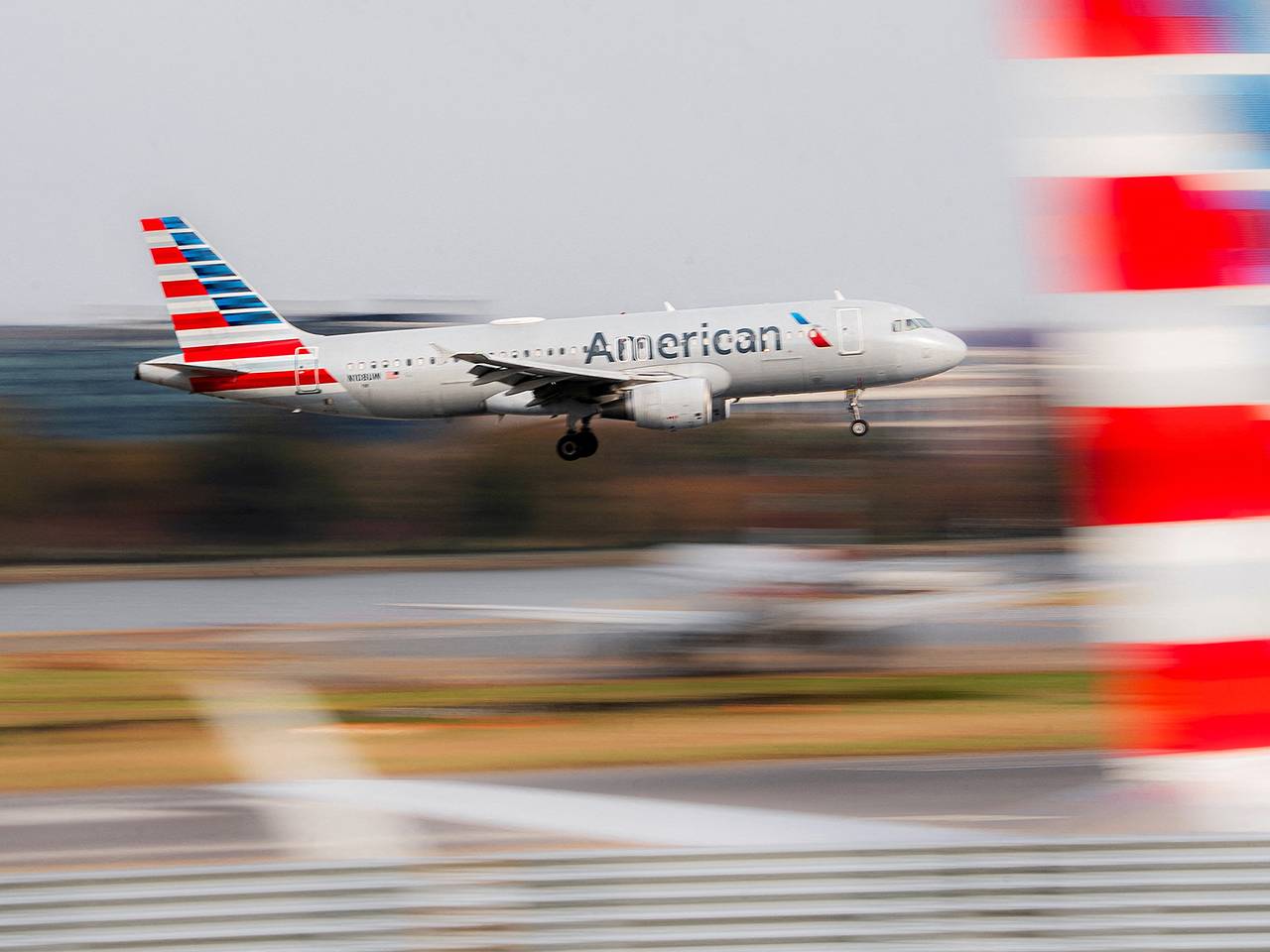 Пассажир попал в психбольницу по вине авиакомпании и решил засудить ее на миллионы рублей