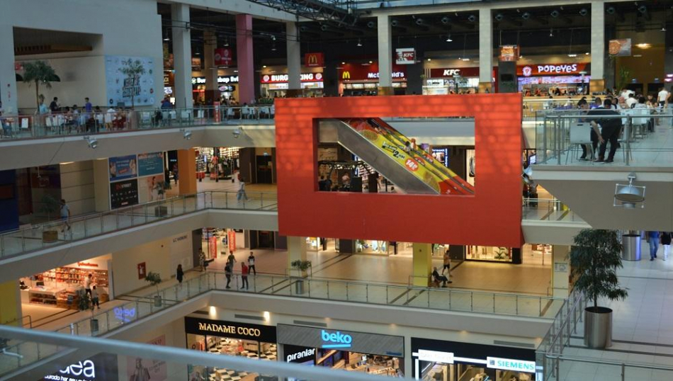 Гид пригрозил туристам, что за отказ от шопинга &laquo;не посадит их в автобус&raquo;