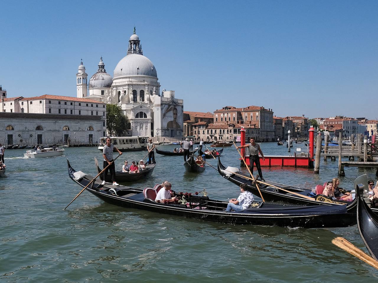 Россиянки назвали страны с самыми красивыми мужчинами