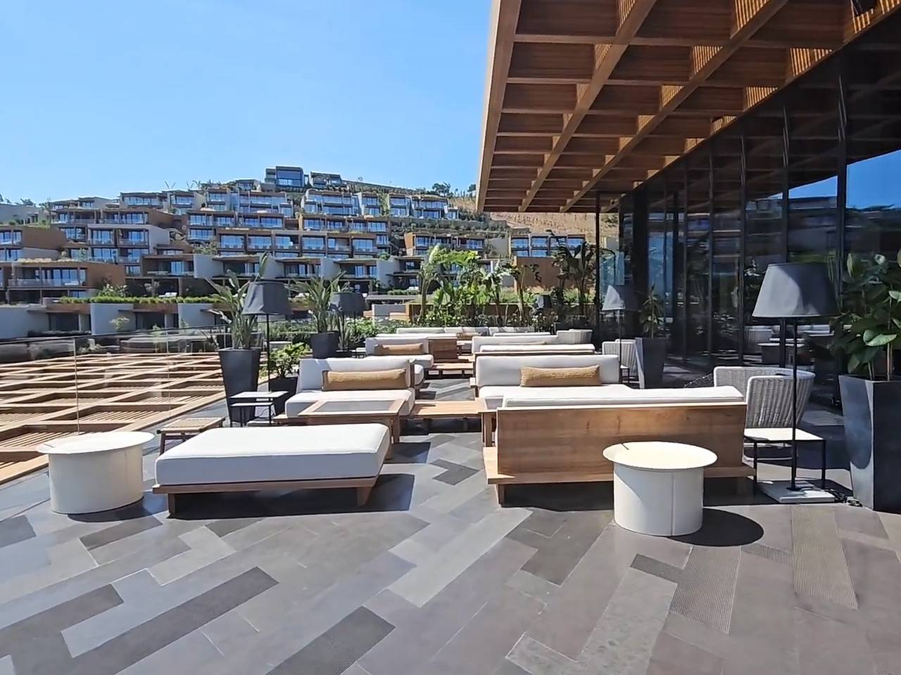 Самый дорогой тур по России в 2025 году обошелся по цене двух автомобилей