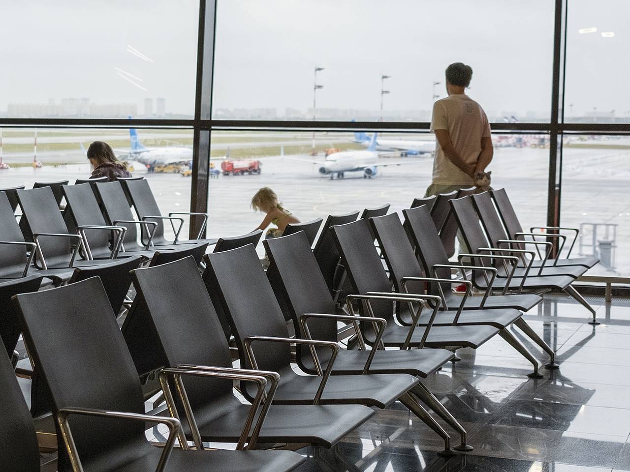 Более 200 россиян на неделю застряли в Турции из-за отмены рейса