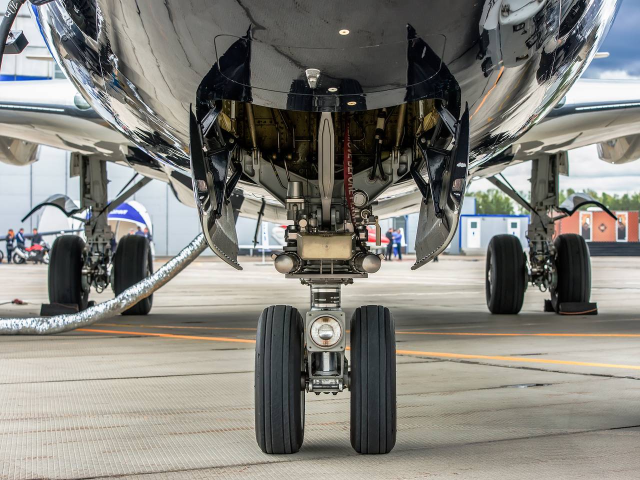 Стюардесса частного самолета раскрыла размер своей зарплаты