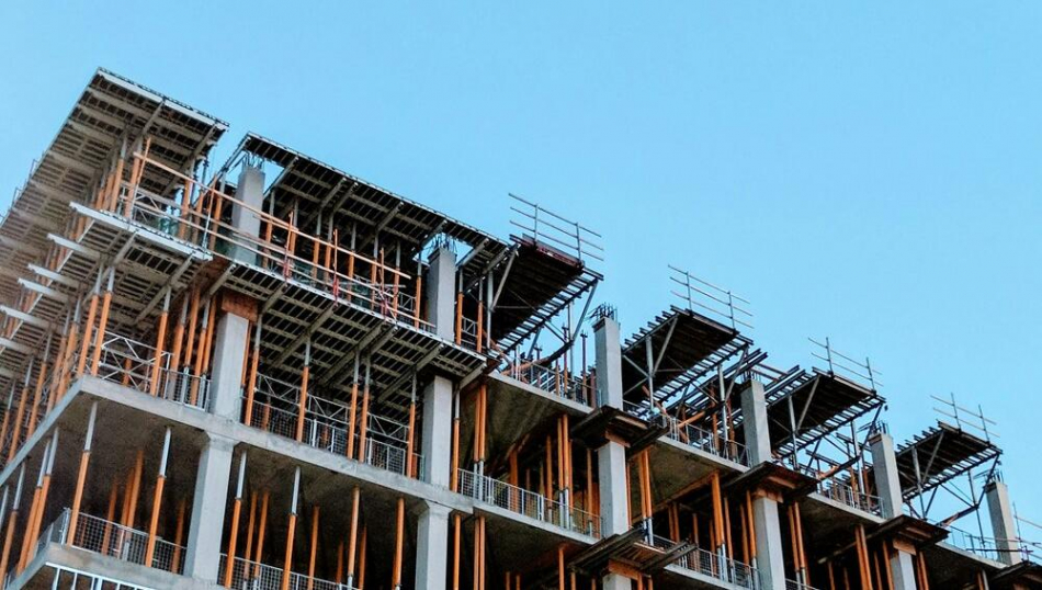 Эксперт объяснил, почему в России нет дефицита номерного фонда Эксперт объяснил, почему в России нет дефицита номерного фонда