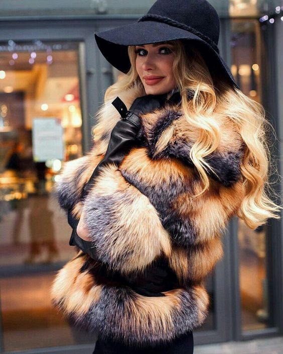 «Никаких джинсов и футболок!» — 11 запретов, связанных с одеждой, которые действуют в других странах «Никаких джинсов и футболок!» — 11 запретов, связанных с одеждой, которые действуют в других странах