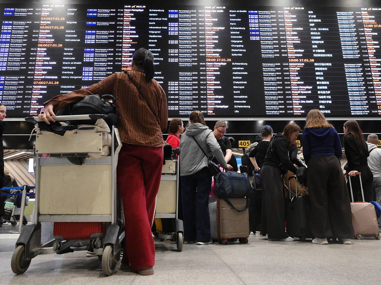 Столичный аэропорт закрыли на прилет самолетов из-за непогоды