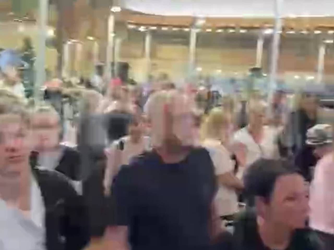 Россияне пожаловались на транспортный коллапс в аэропорту Египта