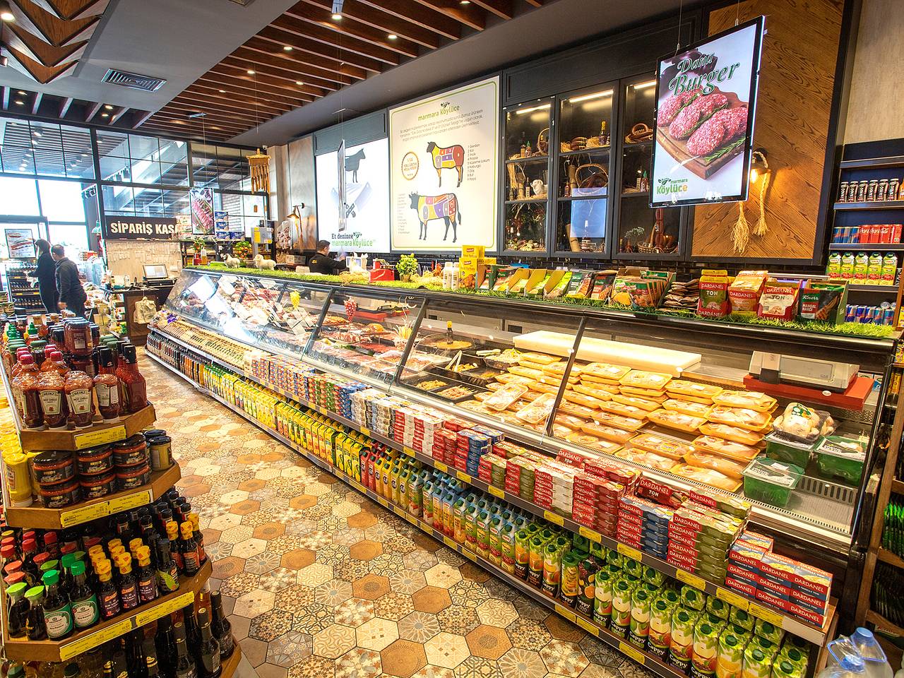 Россиянка побывала в супермаркете Турции и раскрыла цены на продукты