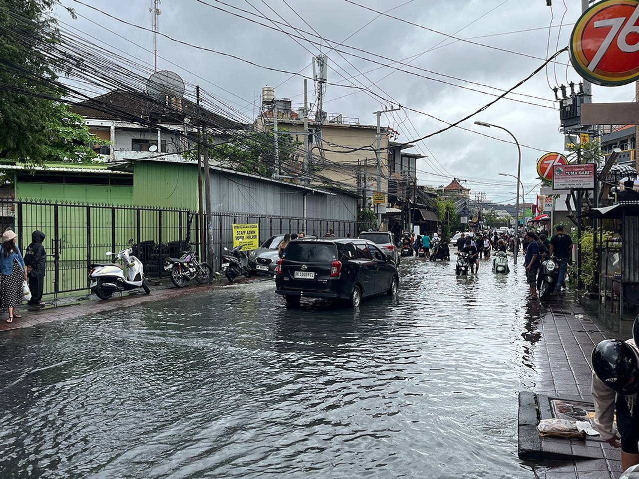 Россиянка описала отдых на Бали фразой «минута на улице — и ты промокаешь до трусов»