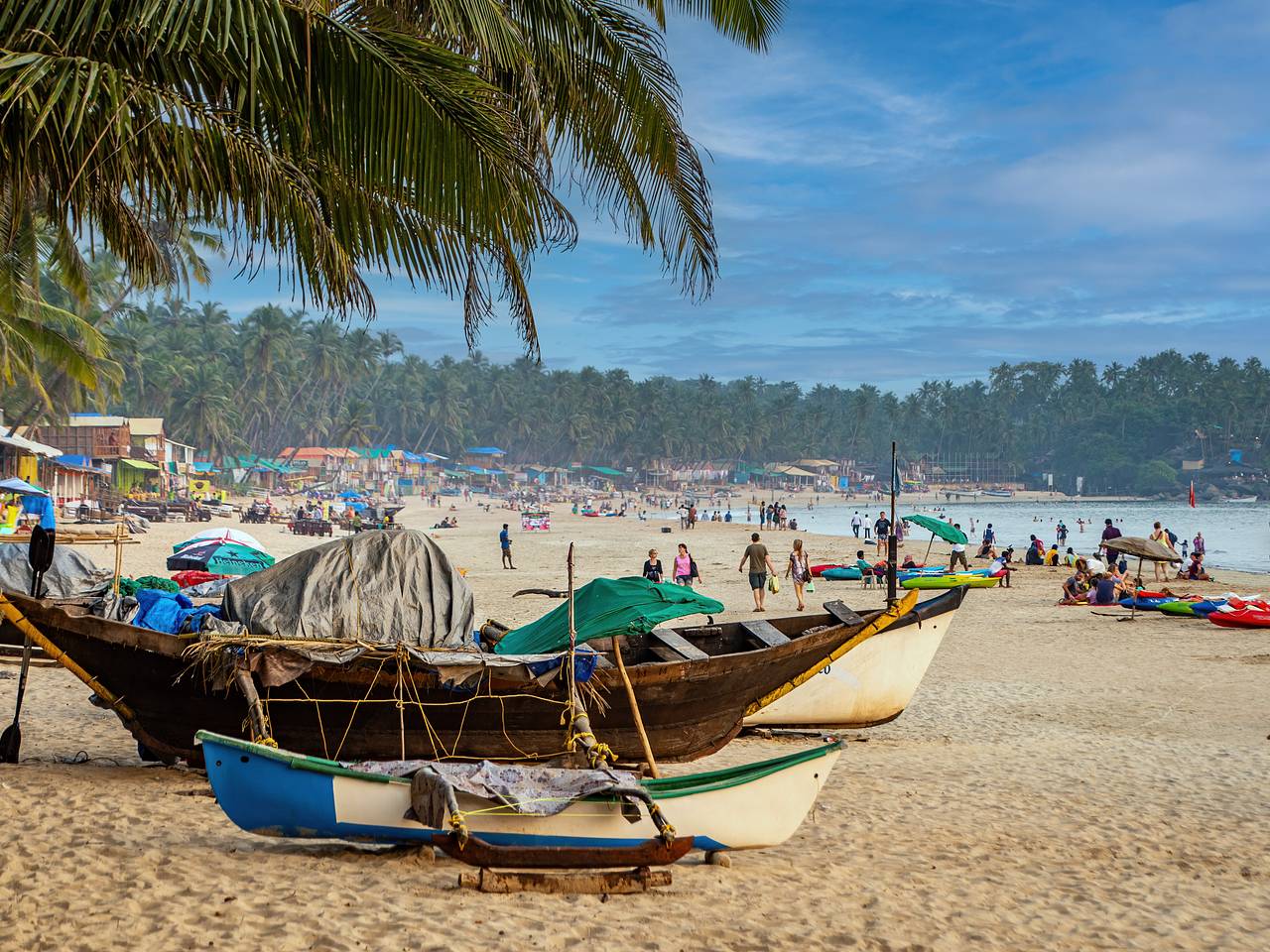 Россиянки подверглись домогательствам на пляже Гоа