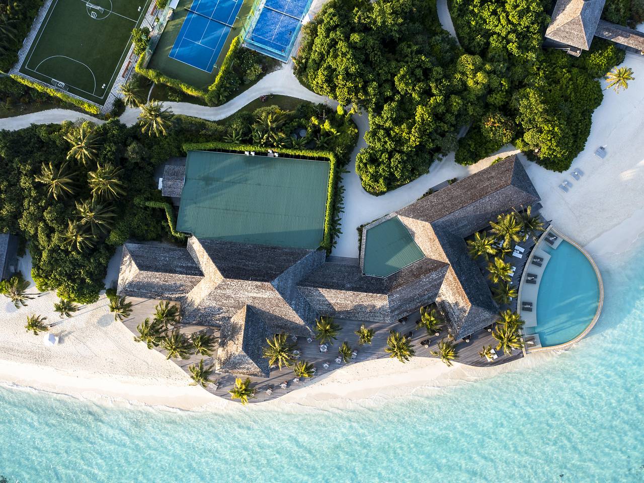 Россия стала лидером по количеству отправленных на любимый курорт богачей туристов