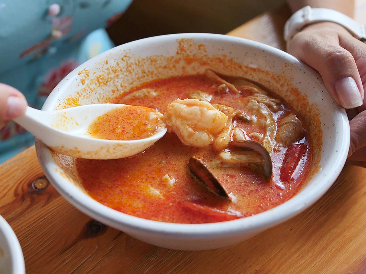 Россиянки отравились тухлым супом в ресторане Таиланда