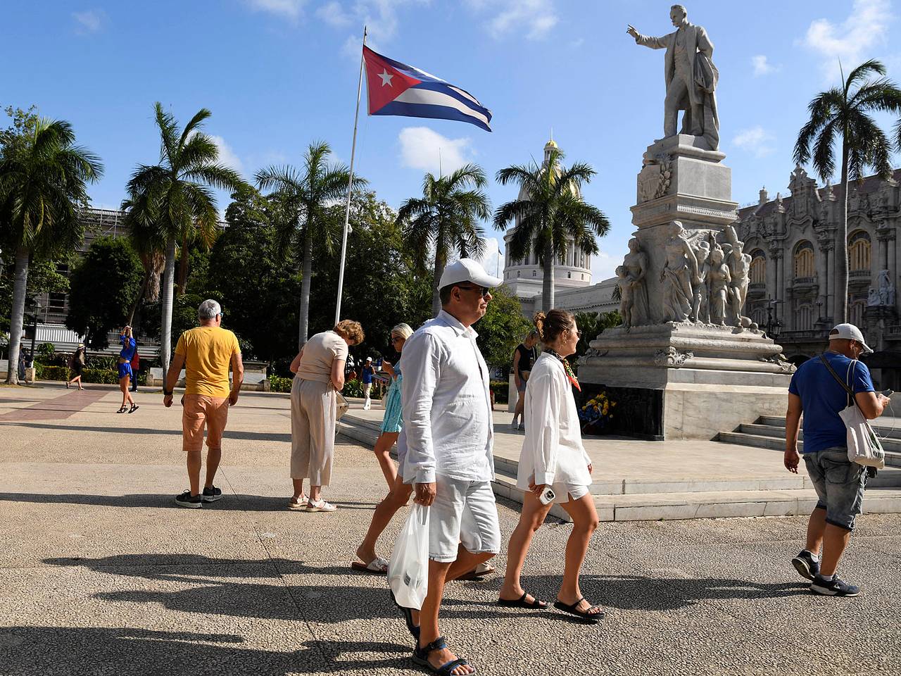 Россиянам посоветовали отказаться от поездок на Кубу
