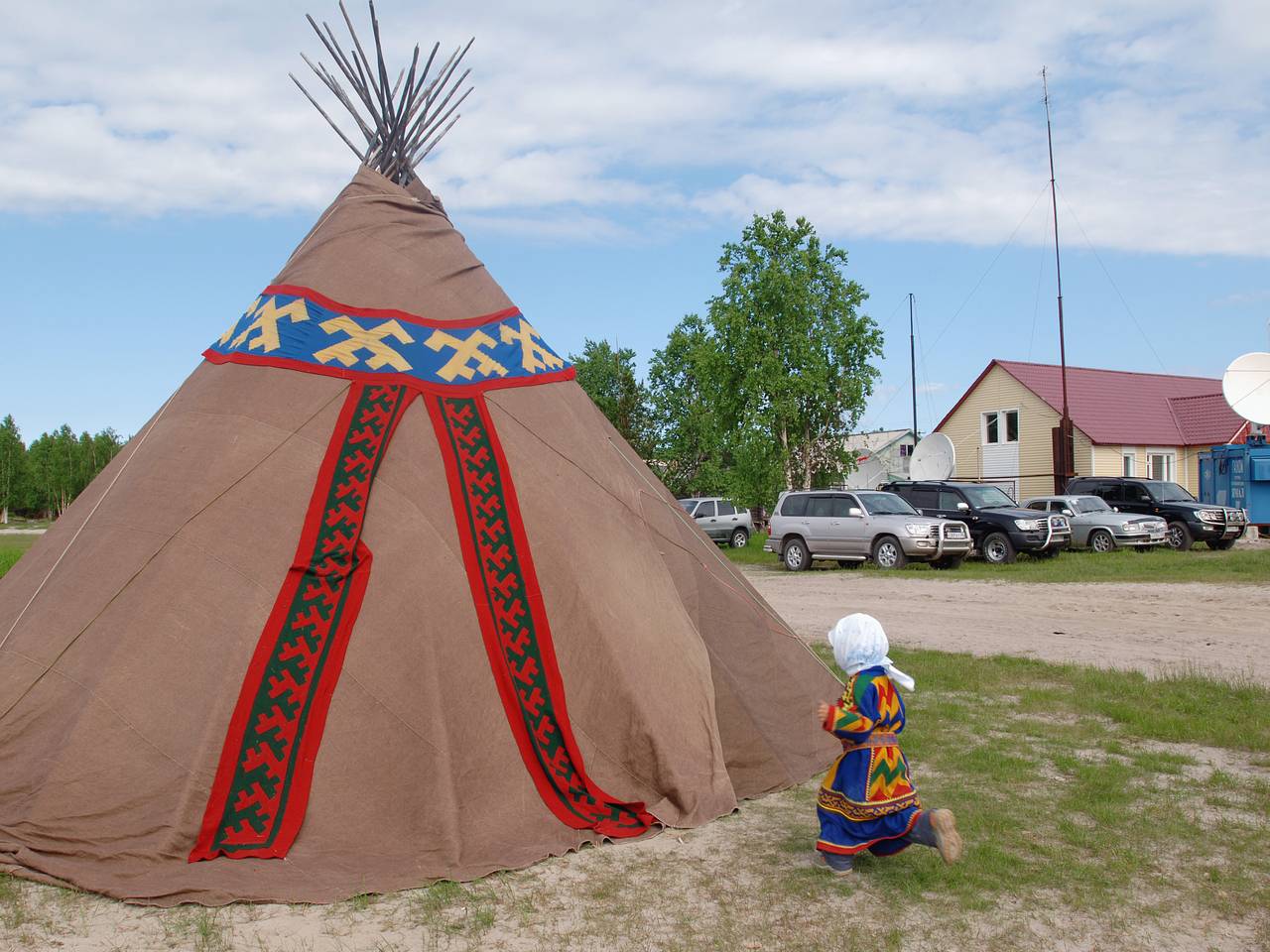 Россиянка описала жизнь пенсионерки в чуме в ЯНАО фразой «вода из ручья и туалет в роще»