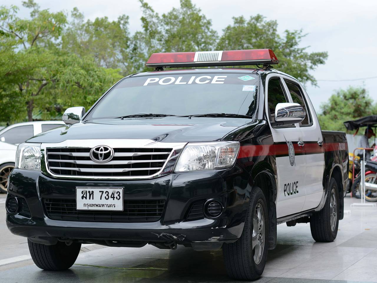 Турист принял трансгендера за женщину, стал участником драки и лишился денег