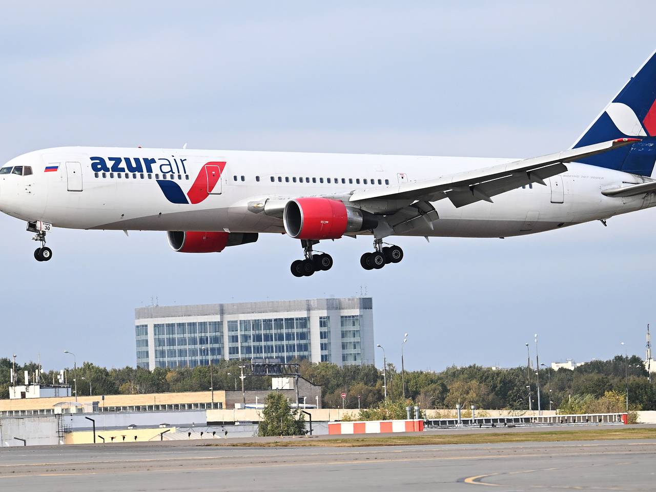 Пассажиры рейса Пхукет &mdash; Москва застряли в аэропорту Таиланда