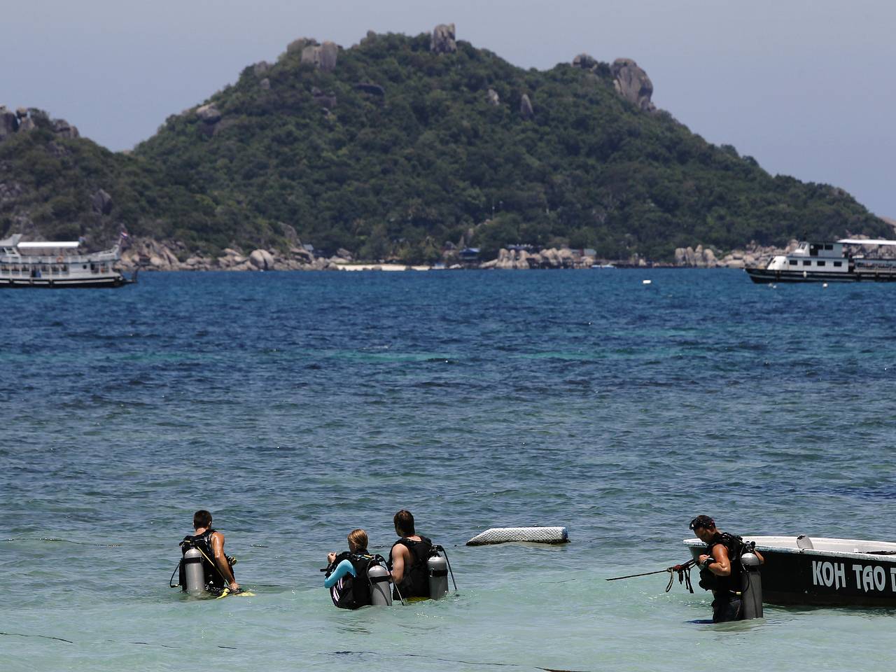 &laquo;Думают, что наша страна красива и безопасна&raquo;. Как райский уголок в популярной у россиян стране обрел репутацию Острова смерти