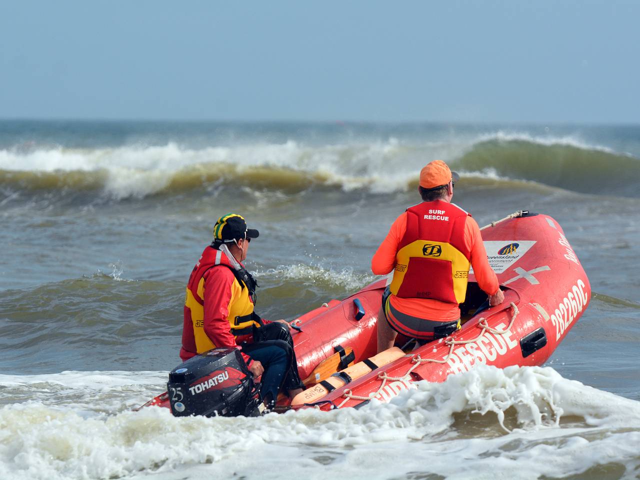 Семья бросилась спасать унесенных волной возлюбленных и не выжила