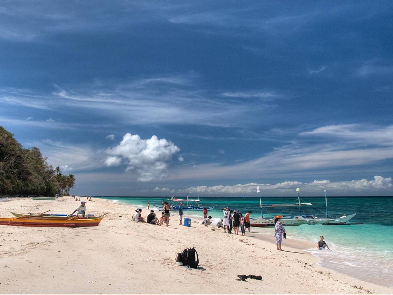 Российский турист решил искупаться утром в океане на Филиппинах и не выжил