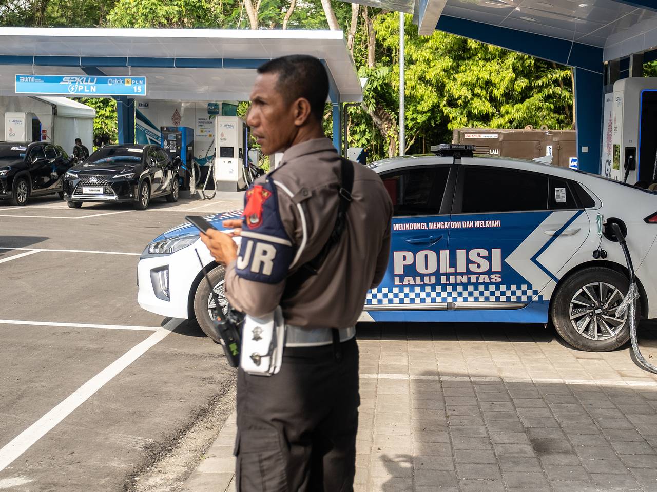 Отдыхавшего на Бали туриста задержали за прогулку в День тишины