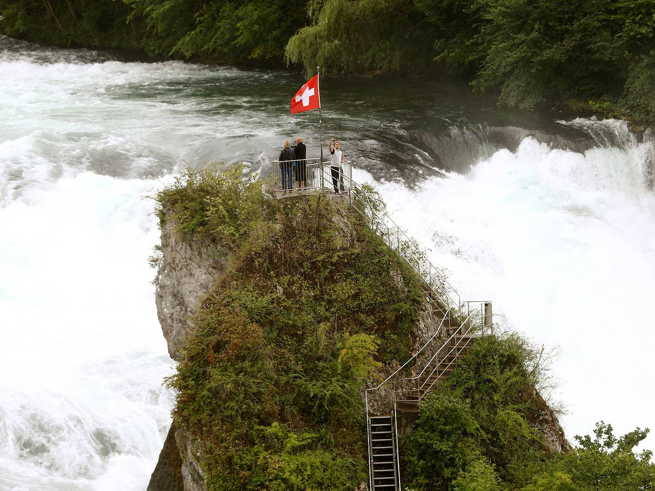 Российский тревел-блогер рассказал о налоге на дождь для местных в Швейцарии