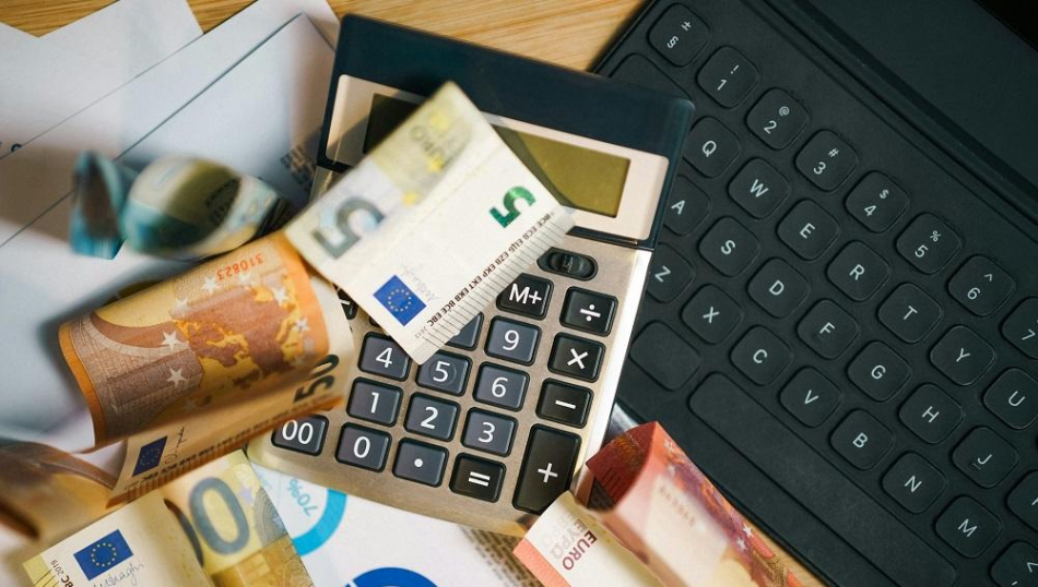 У туристов требуют сотни евро из-за замены рейсов AZUR air У туристов требуют сотни евро из-за замены рейсов AZUR air