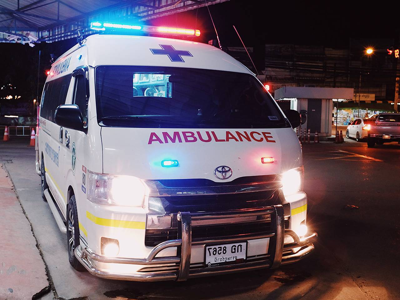 Модель из России разбилась на байке в Таиланде, заработала смещение мозга и впала в кому