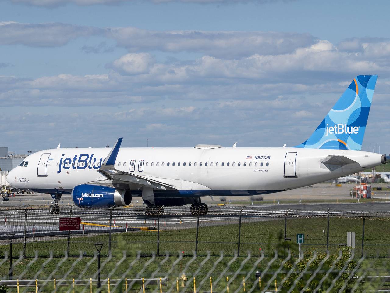 Пьяный &laquo;пассажир из ада&raquo; покусал стюардессу и избежал тюрьмы