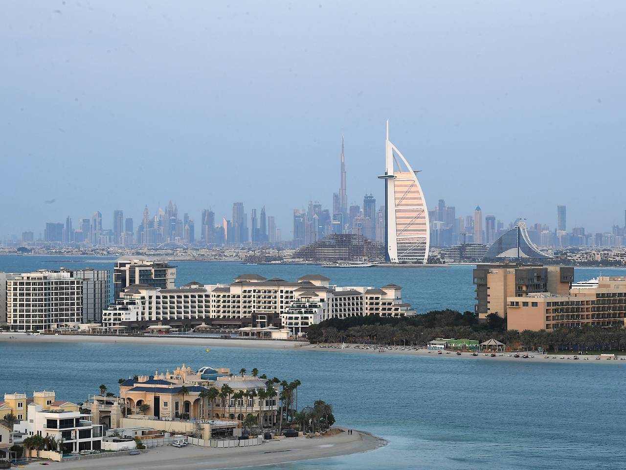 Российская туристка не могла покинуть гостиницу в Дубае