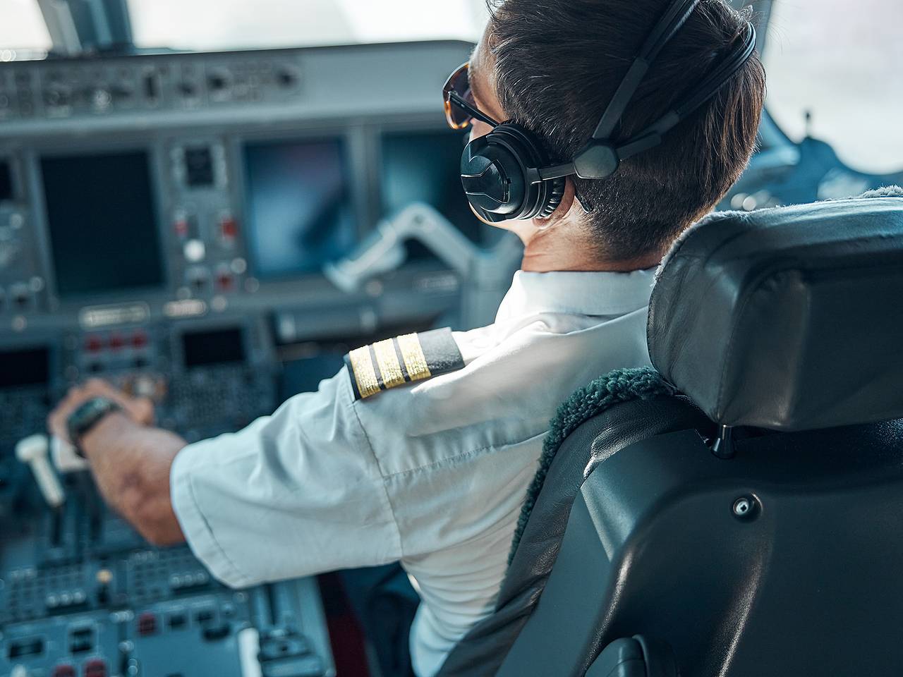 Пилот несколько раз потерял сознание перед посадкой самолета со 166 пассажирами