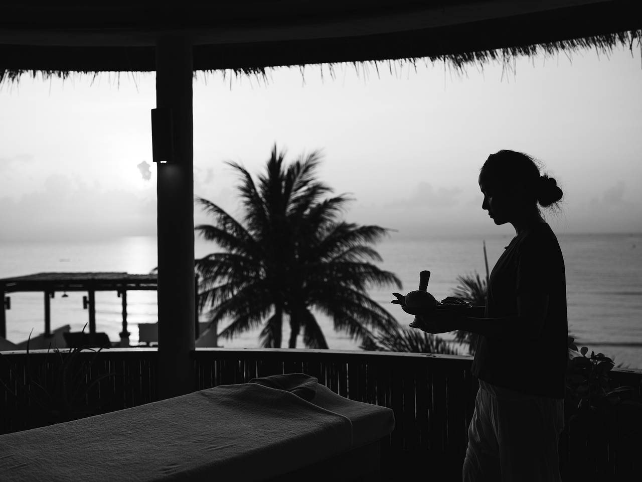 Российский турист описал День тишины на Бали словами &laquo;ели с телефонными фонариками&raquo;