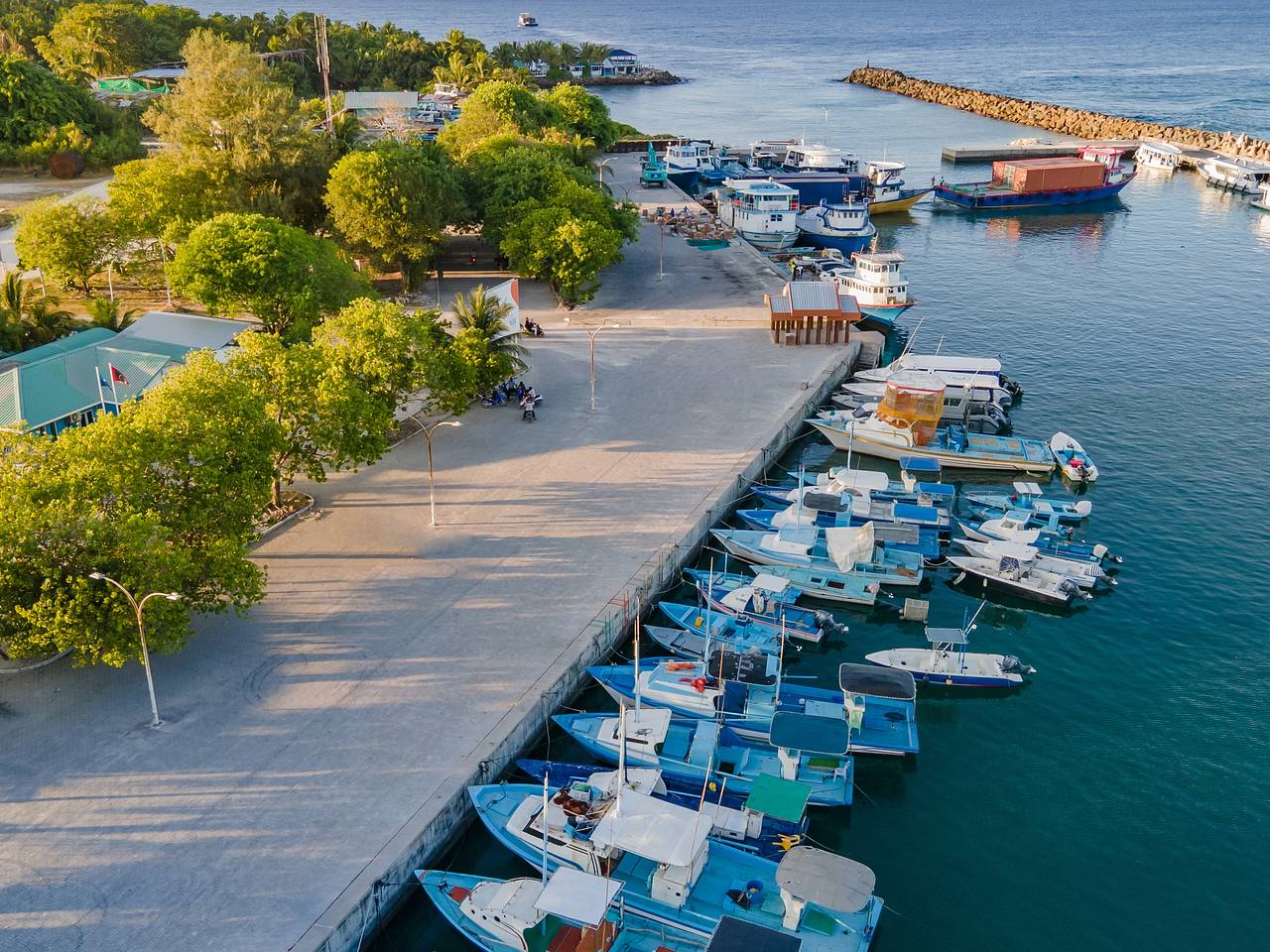 Лодка с россиянкой на борту перевернулась на любимом курорте богачей