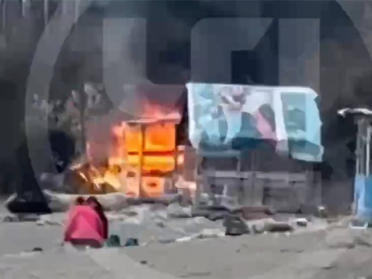 Туристы устроили пожар на пляже российского курорта и попали на видео