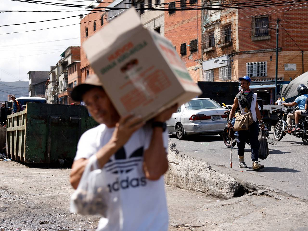 Россиянин описал Венесуэлу словами &laquo;люди находят способы выжить&raquo;