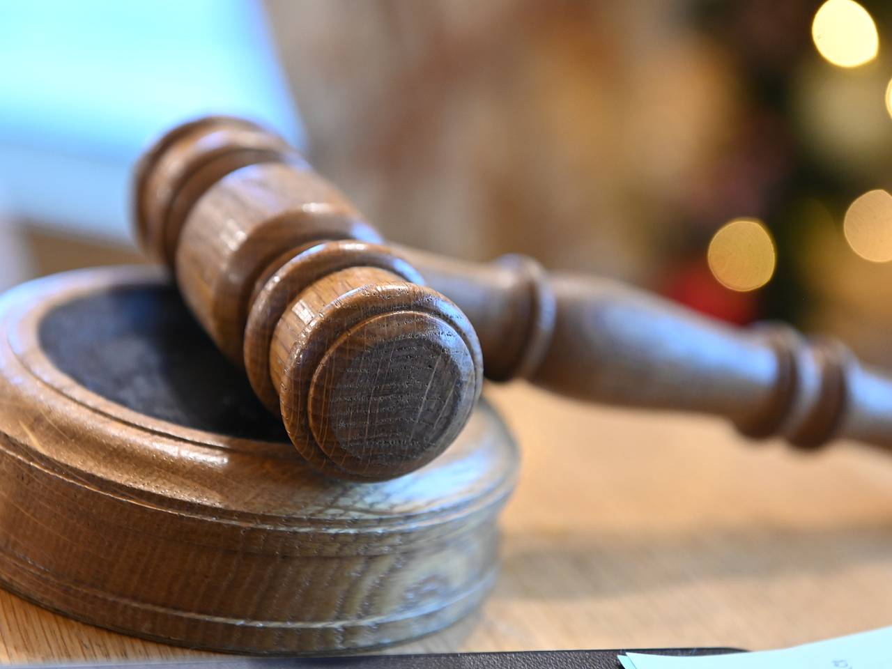 Россиянин вернулся на родину с коллекционными часами и нарвался на уголовное дело