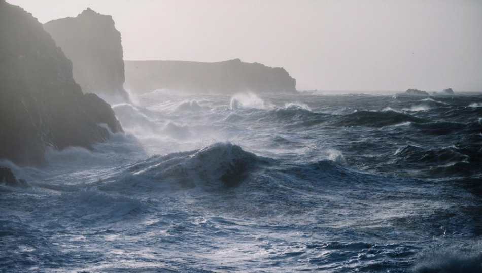 В Японии объявили угрозу цунами после землетрясения