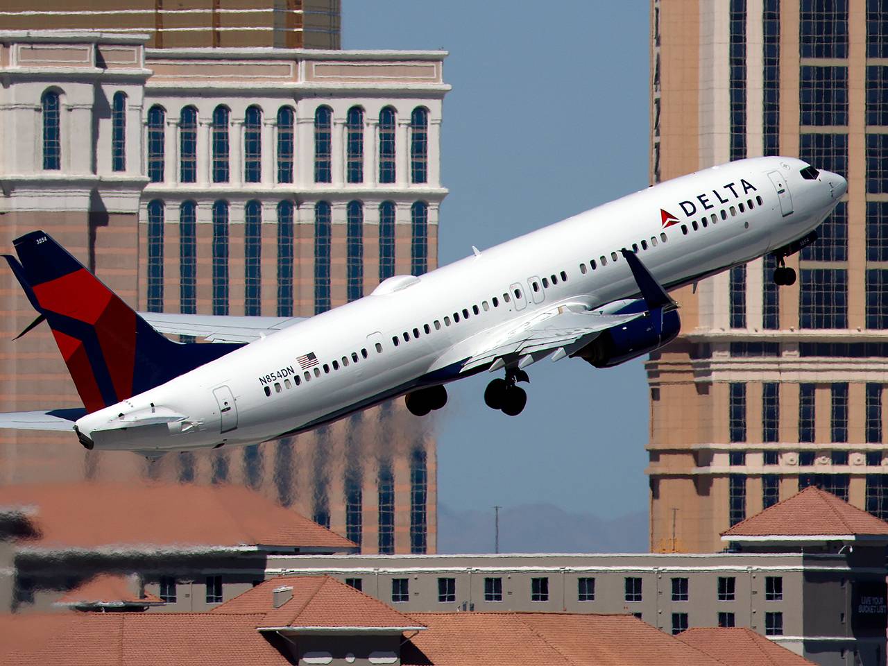 Авиакомпания обвинила пассажирку в причинении себе травм ради денег